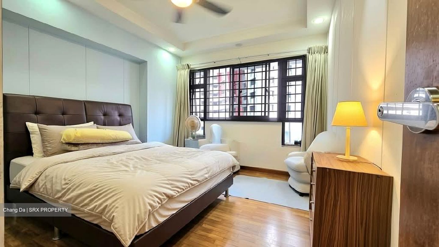 Blk 10 Bukit Batok Central (Bukit Batok), HDB 5 Rooms #588577561